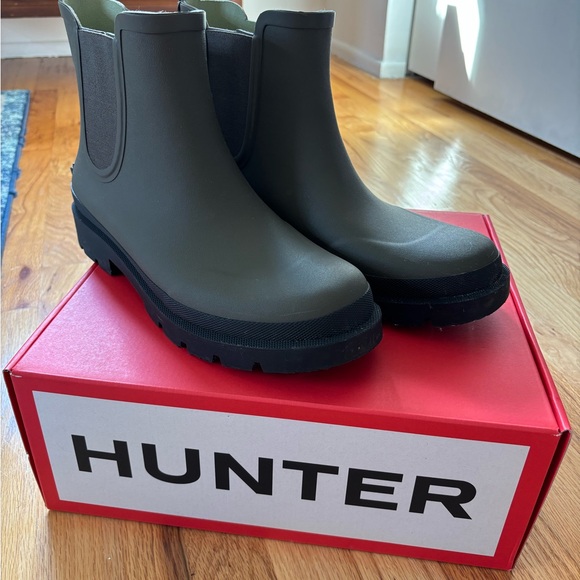 Hunter Short Rain Boots in Olive with Black Trim